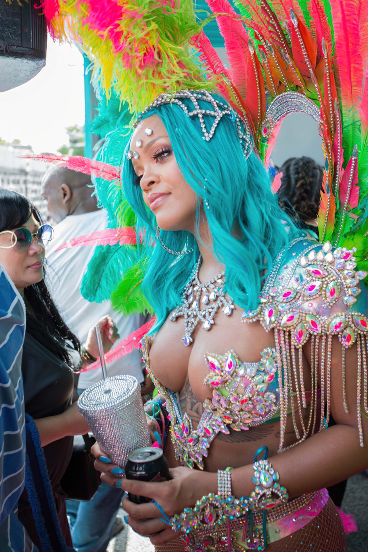 Rihanna Sexy Carnaval (19)